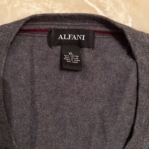 Alfani V-neck heather gray light weight sweater in size XL - Picture 4 of 7